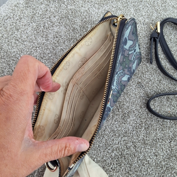 Tory Burch Patterned Clutch Crossbody in Green and Gray - Picture 4 of 5